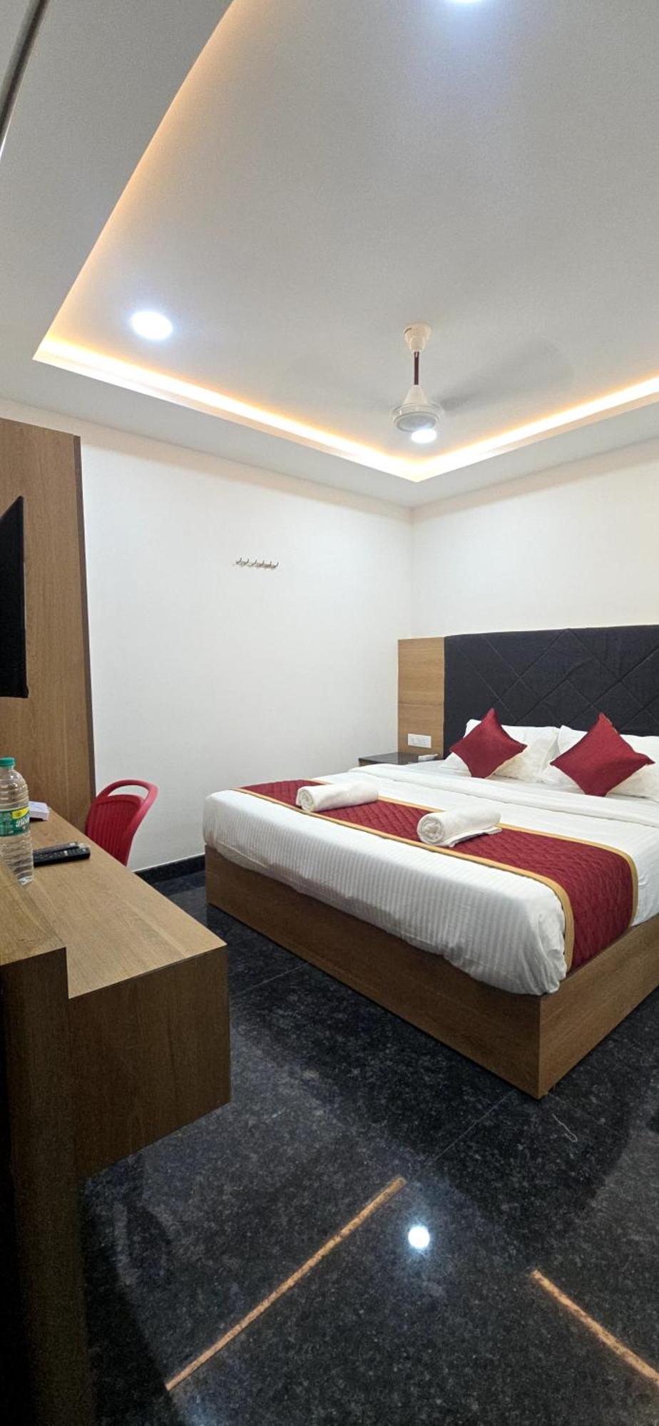 Shreem Sesha Sai Residency Hotell Tiruvannāmalai Eksteriør bilde