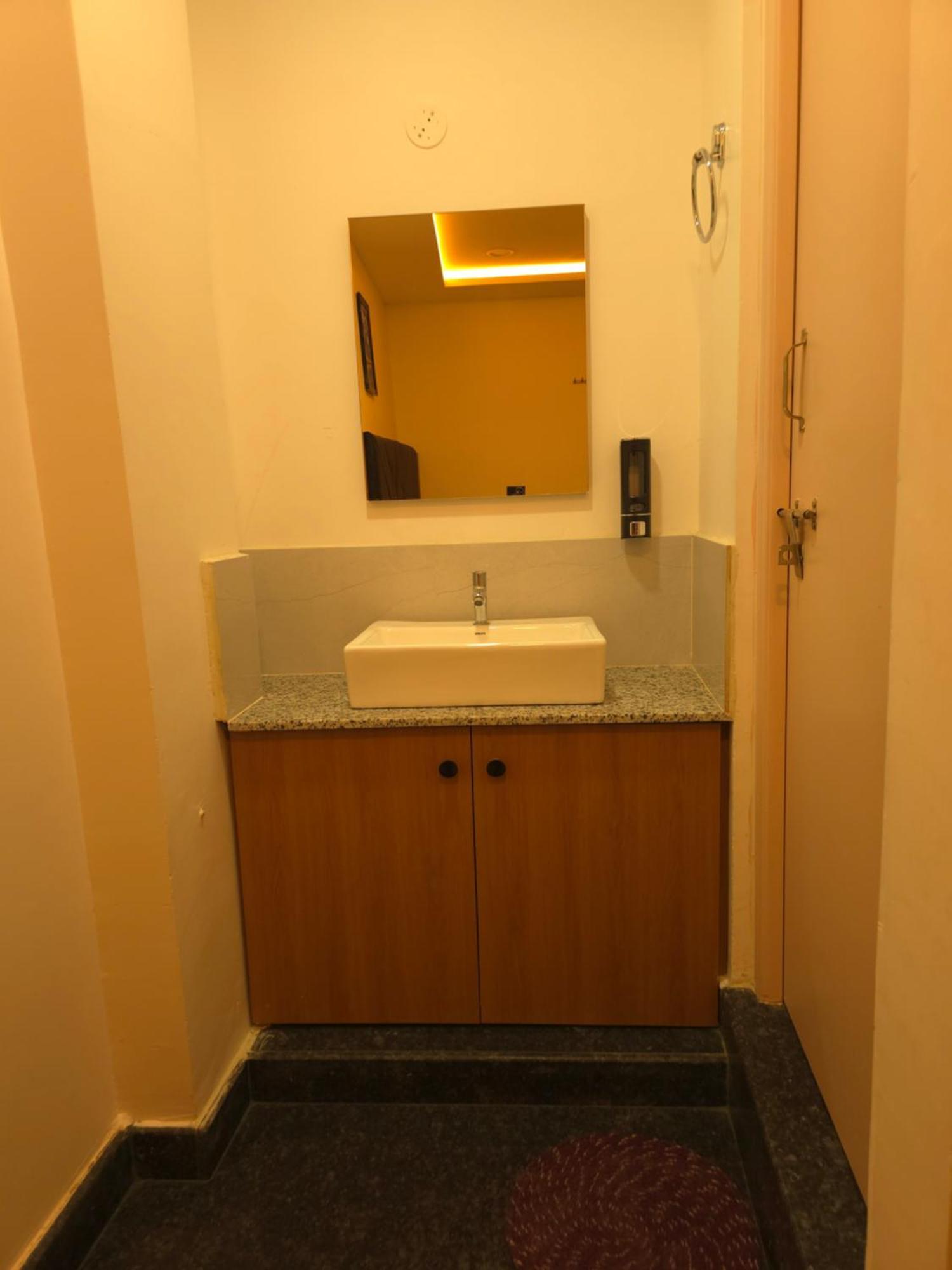Shreem Sesha Sai Residency Hotell Tiruvannāmalai Eksteriør bilde