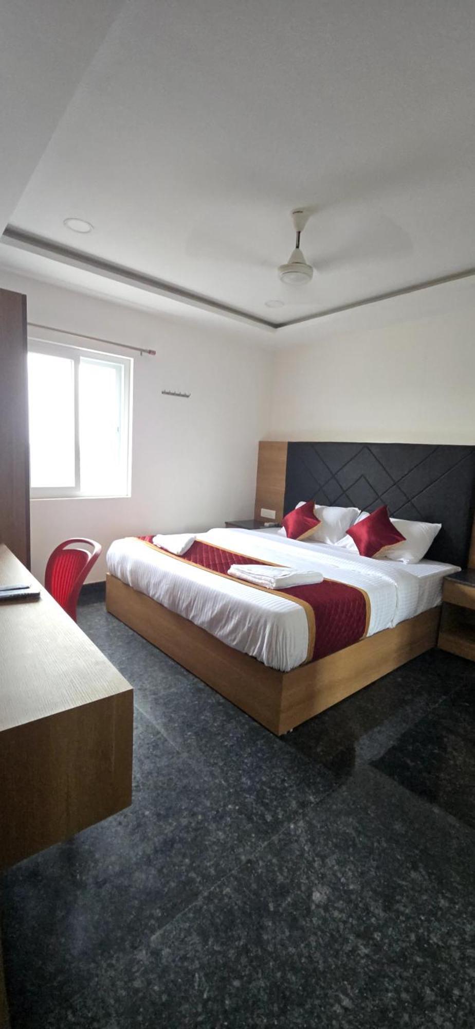 Shreem Sesha Sai Residency Hotell Tiruvannāmalai Eksteriør bilde