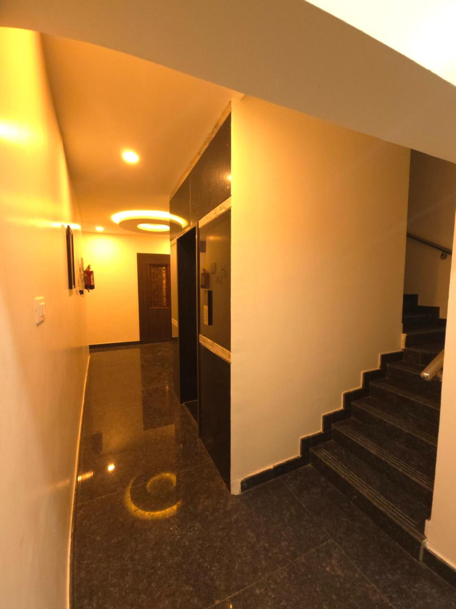 Shreem Sesha Sai Residency Hotell Tiruvannāmalai Eksteriør bilde